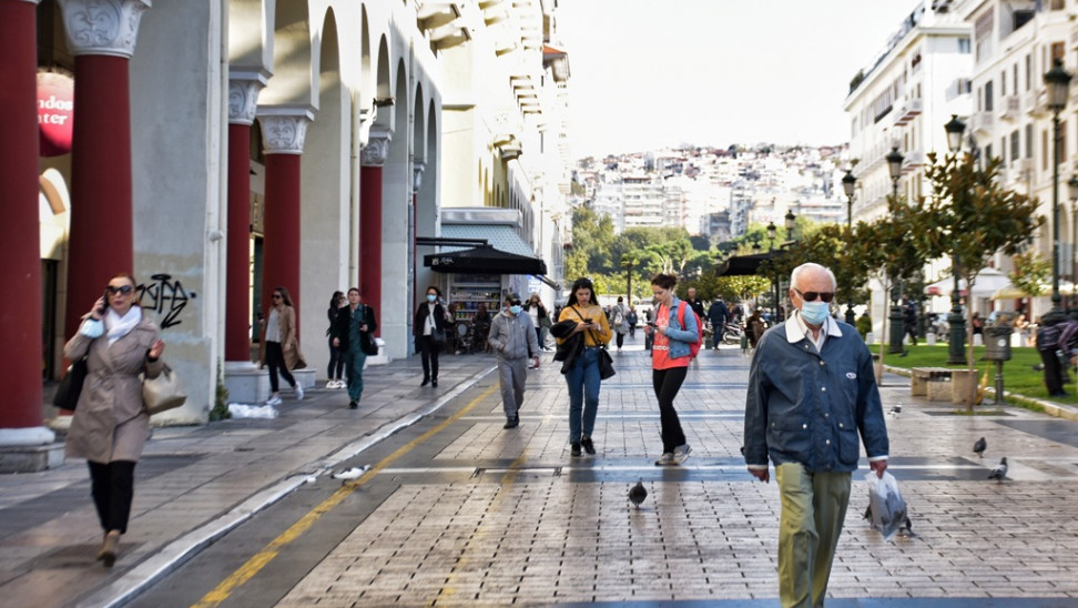 Λοιμωξιολόγοι: Όχι διαδημοτικές και άνοιγμα λιανεμπορίου σε Θεσσαλονίκη, Αχαΐα, Κοζάνη